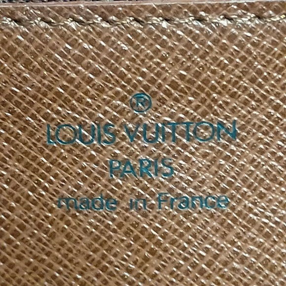Louis Vuitton clutch - Picture 6 of 10